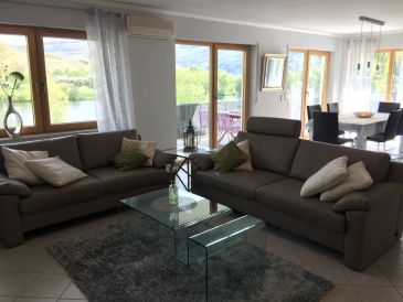 Ferienwohnung "ÜberFluss"- die Große