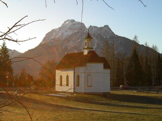 Kleine Kirche am Stadtrand