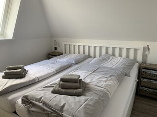 2. Schlafzimmer