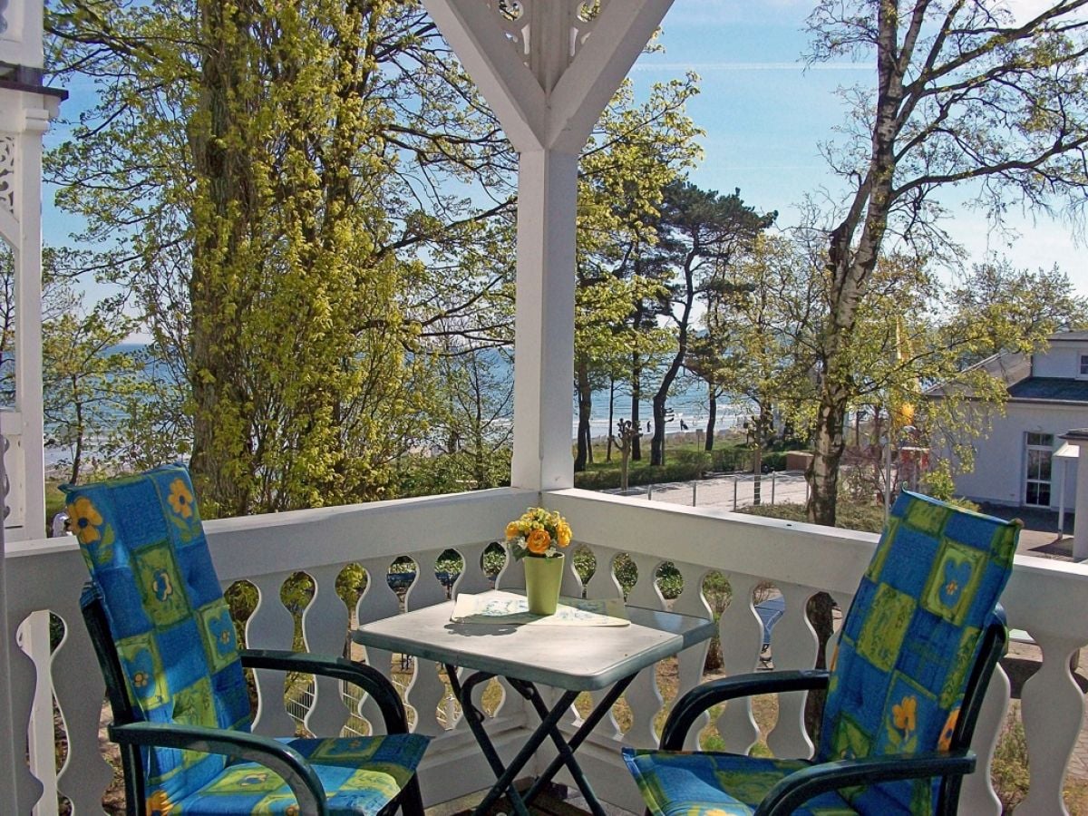 Seitenbalkon mit Ostseeblick