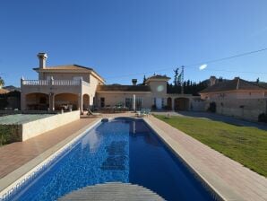 Villa in El Agar mit Pool und Strandnähe - La Unión - image1