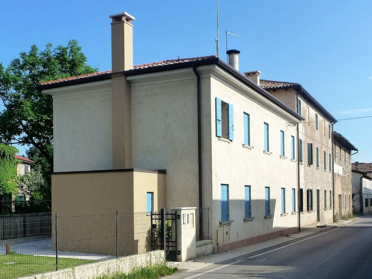 Ferienhaus Caerano di San Marco Außenaufnahme 1