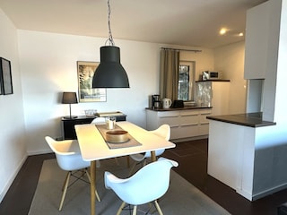 Essbereich mit offener Küche