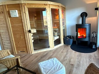 Saunabereich mit Kaminofen