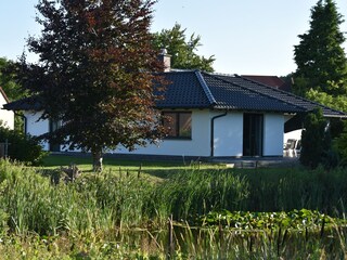 Aussenansicht von der Teichseite