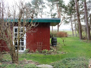 Blick aufs Grundstück von der Terrasse Richtung Süden