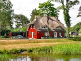 traumhafte Lage - Blick vom Bodden aus