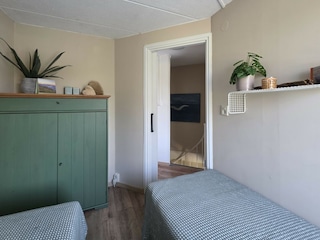 Schlafzimmer mit zwei Betten