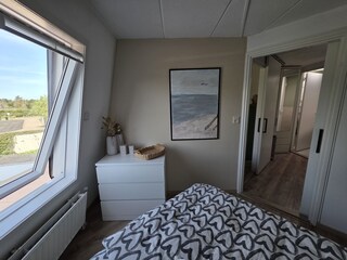 Schlafzimmer mit Doppelbett