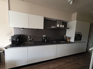 Küche mit vollautomatische Kaffeemachine