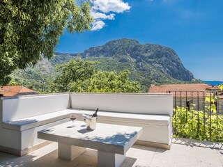 Die Sitzecke am Pool