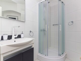 Das Badezimmer 1 mit Dusche