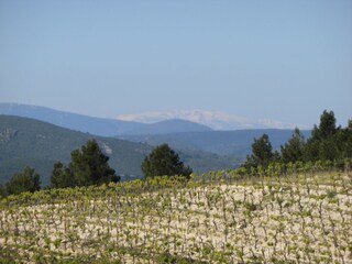 Blick von der Haustür zu den Pyrenäen