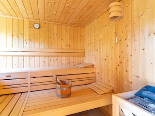 Geräumige Sauna