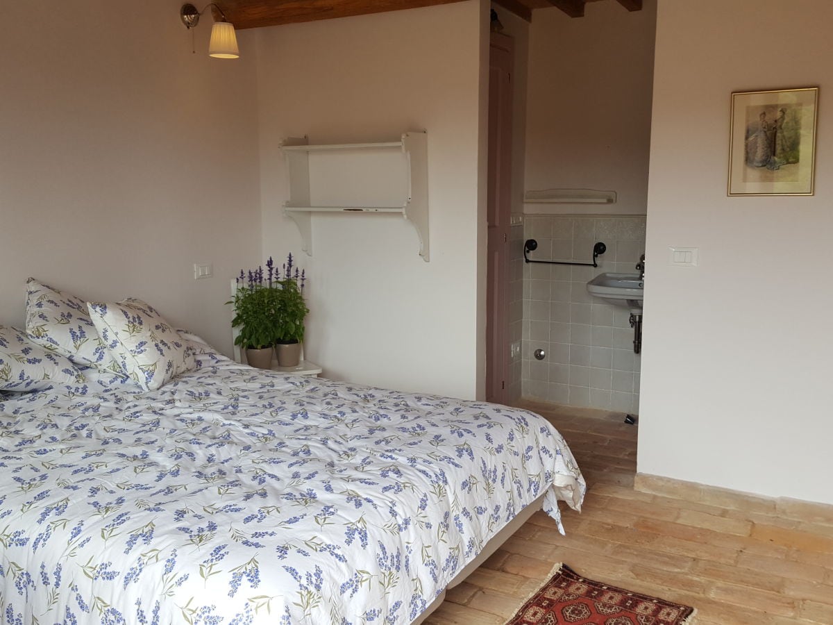 Schlafzimmer 5 mit eigenem Bad - im Cottage neben Haus