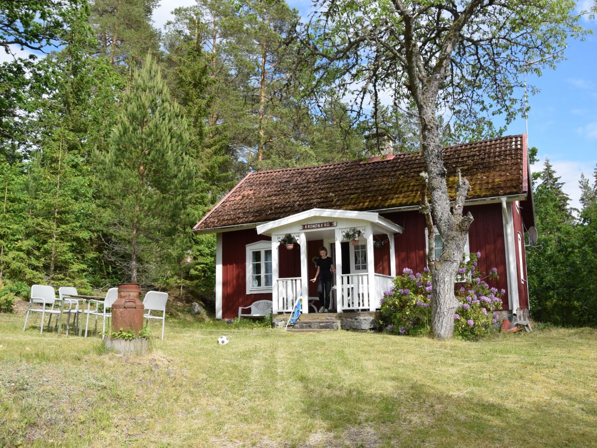 sehr sonniges Grundstück mit vielen Gartenmöbeln