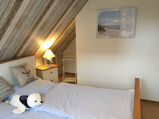 Schlafzimmer 1 mit Doppelbett