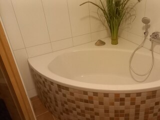 Wellnessbad mit Eckbadewanne