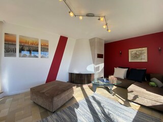 Wohnzimmer mit Kamin