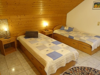 Schlafzimmer mit Einzelbetten
