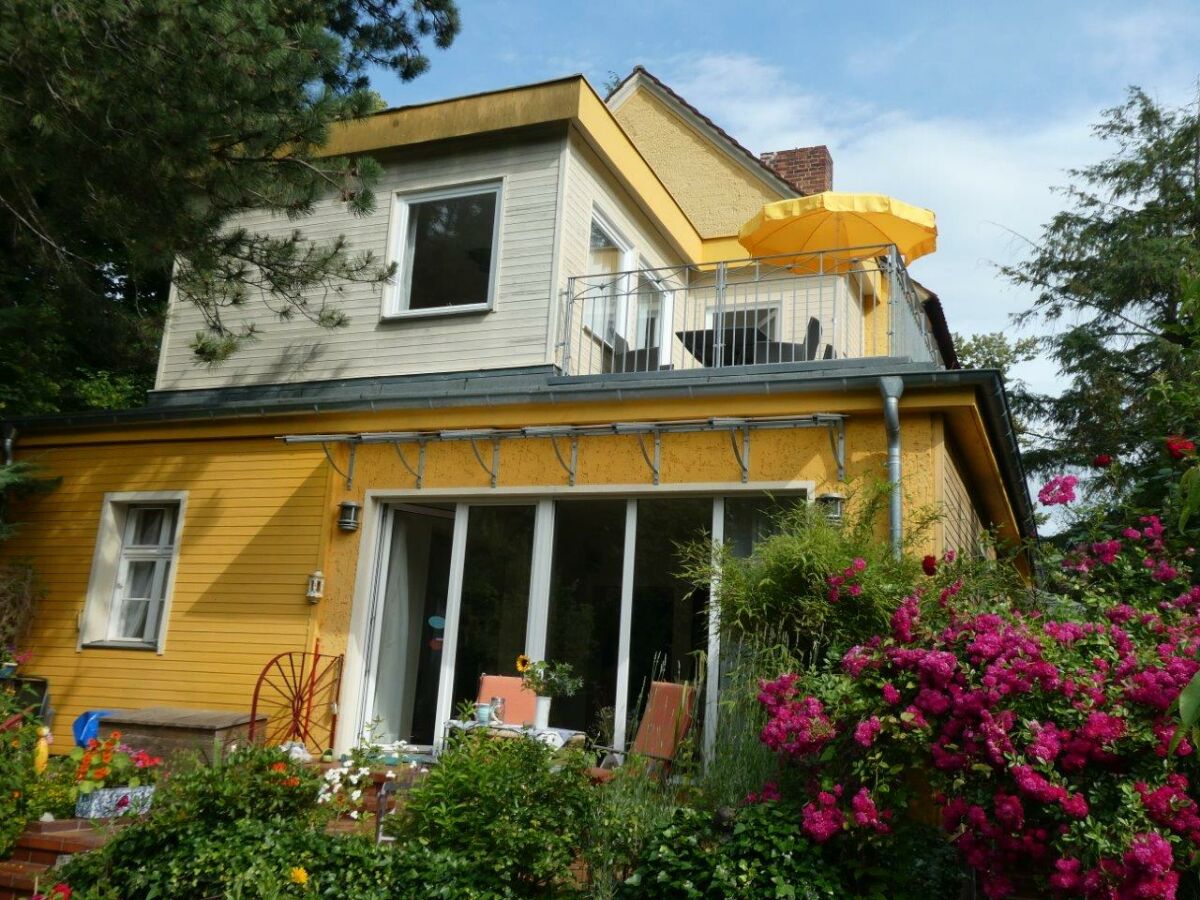 Wohnung im ersten Stock vom Garten aus gesehen