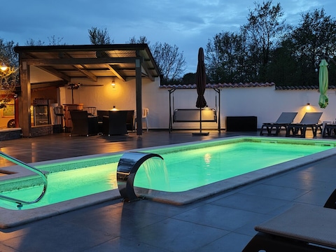 Holiday apartment Felix, beheizter Pool
