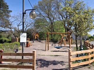 Spielplatz in ca. 300m