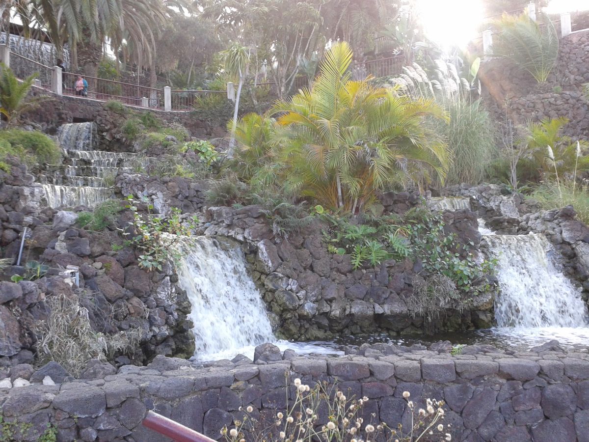 Künstliche Wasserfälle im Taoro Park