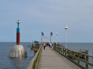 Seebrücke mit Tauchgondel