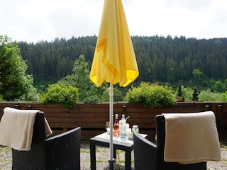 Terrasse mit schöne unverbaute Aussicht