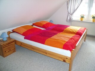 Schlafzimmer 1