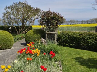Garten mit Blick auf das Meer