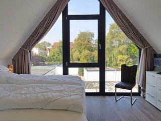 2.Schlafzimmer mit Doppelboxspringbett