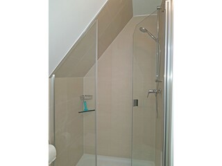 2.Badezimmer im DG mit Dusche
