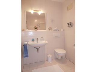 Apartamento de vacaciones Bayerisch Gmain Baño 15