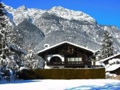 Winter Haus Burgstaller mit Kramer Berg