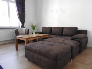 Neue Couch mit gemütlichem Komfort.