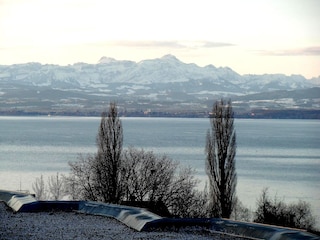 Blick vom Balkon auf Romanshorn und Säntis im Winter