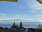 Fantastisch  ist der Blick auf See/Alpen Richtung Süden