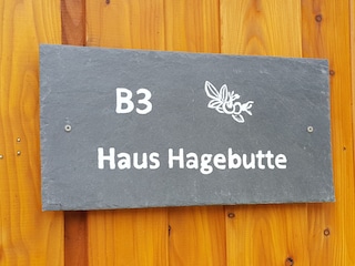 Türschild Feriehaus Hagebutte