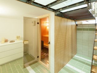 Sauna und Abstellräume im ehemaligen Schwimmbad