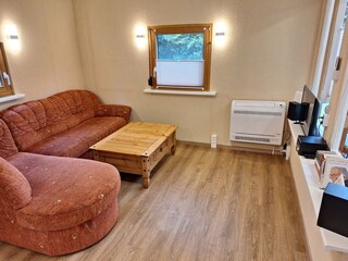 Wohnzimmer mit Ausziehcouch