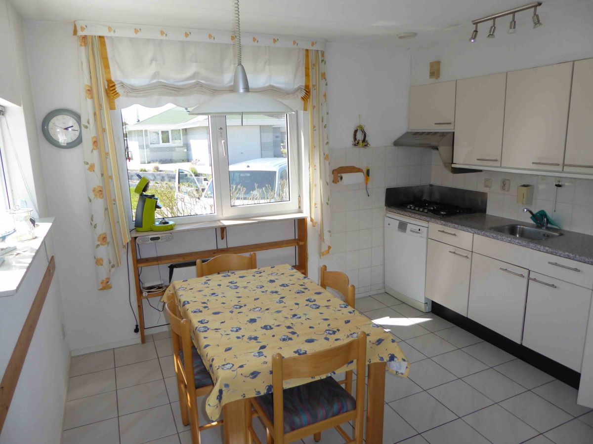 Ferienhaus mit kleinem Ruderboot, NL, Friesland, Makkum am Ijsselmeer