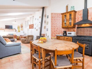 Chalet Fornalutx Features 24
