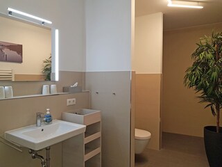 geräumiges Badezimmer