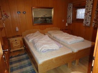 Schlafzimmer 1