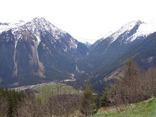 Blick auf Wasserfall u Achental