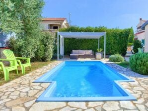 Holiday house NIKA with pool - Linardići - image1