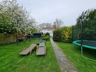 Rückansicht mit Garten