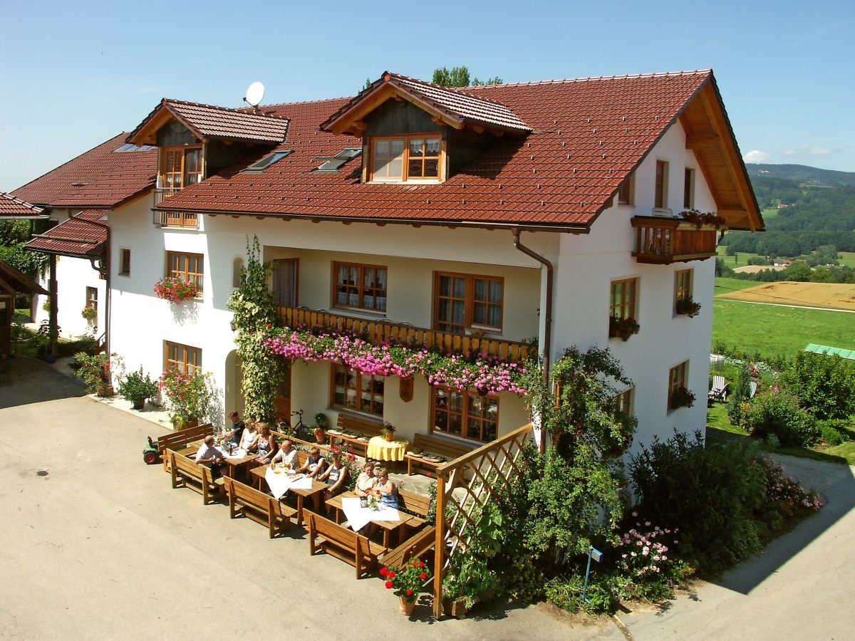 Farmhouse Schöllnach Outdoor Recording 1